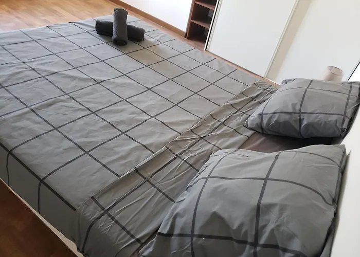 Gasthof Individuelles Pour Courtes Et Moyennes Durees LʼIsle-Jourdain